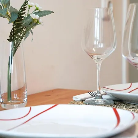 Praktisch & Modern - Voll Ausgestattetes Apartment
